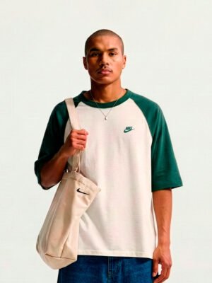 Nike Sportswear Raglan Tee